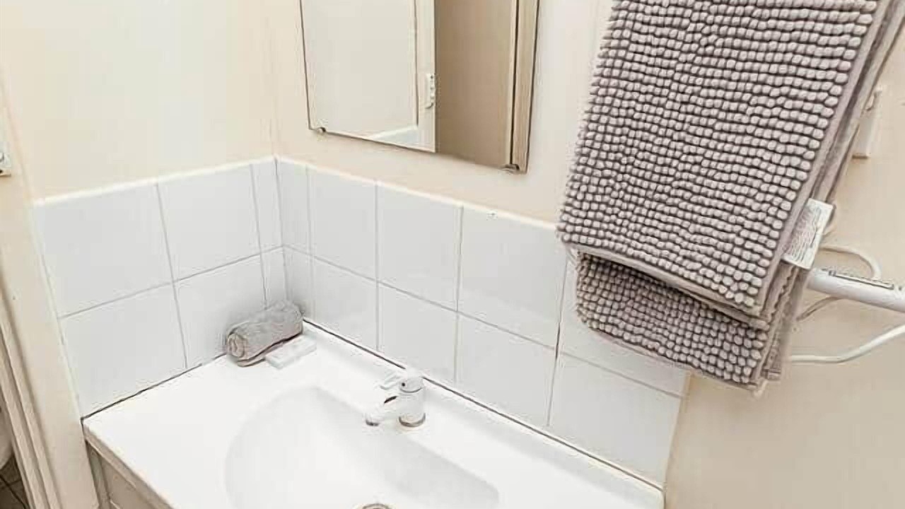 Photo of Bathroom in Upper Warren