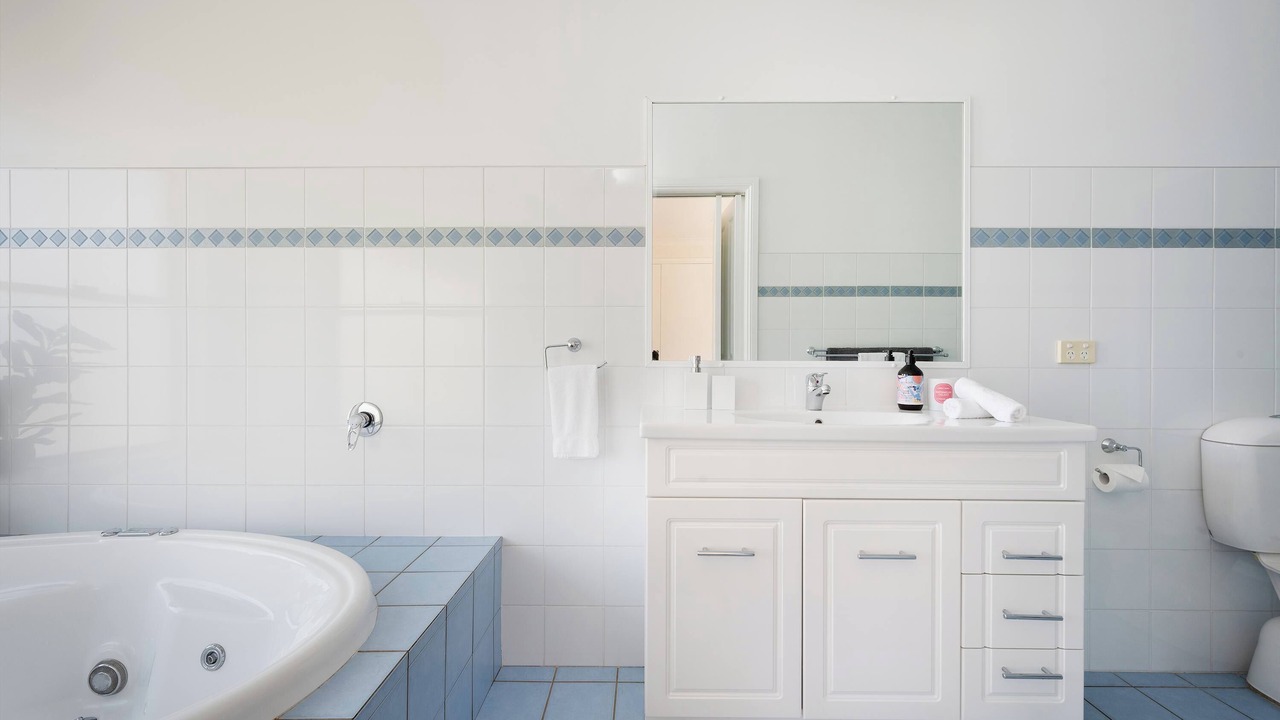 Photo of Bathroom in Erudgere