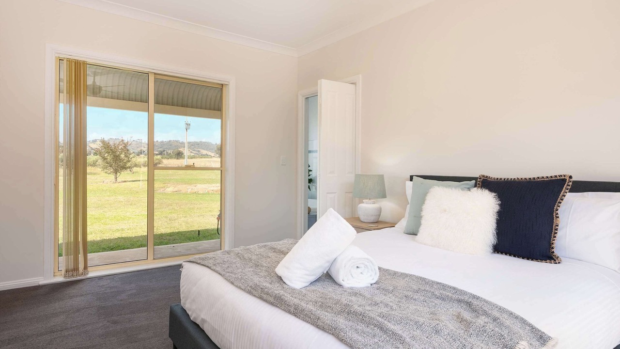 Photo of Bedroom in Erudgere