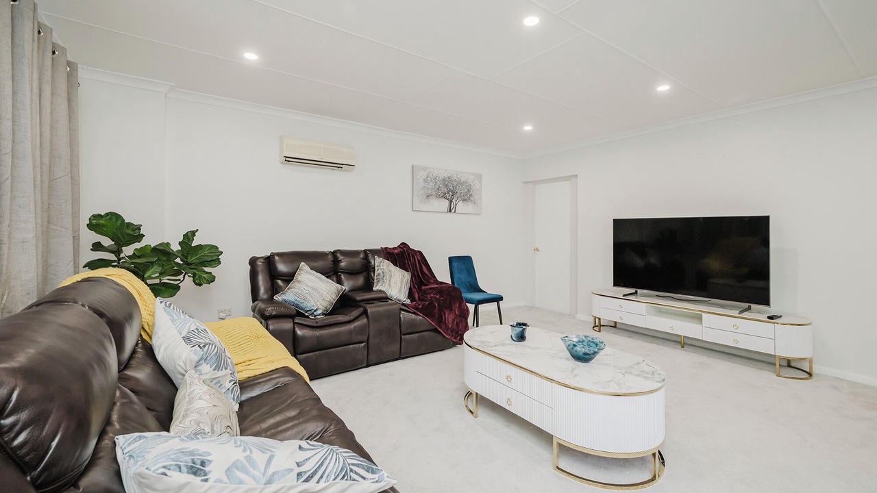 Photo of Livingroom in Shelley
