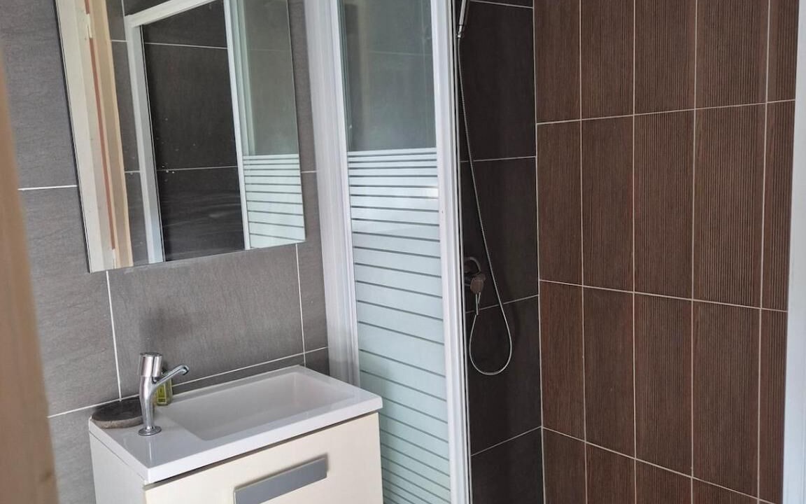 Photo of Bathroom in Montsinery-Tonnegrande