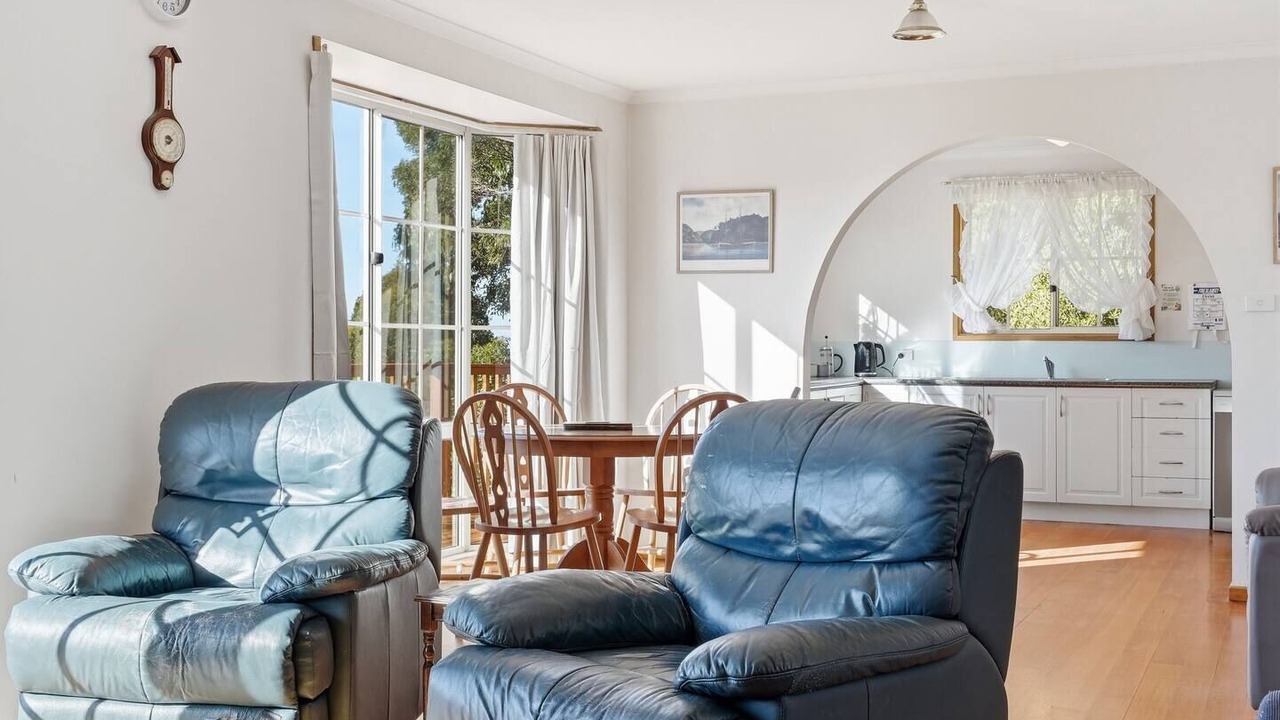 Photo of Livingroom in Eaglehawk Neck