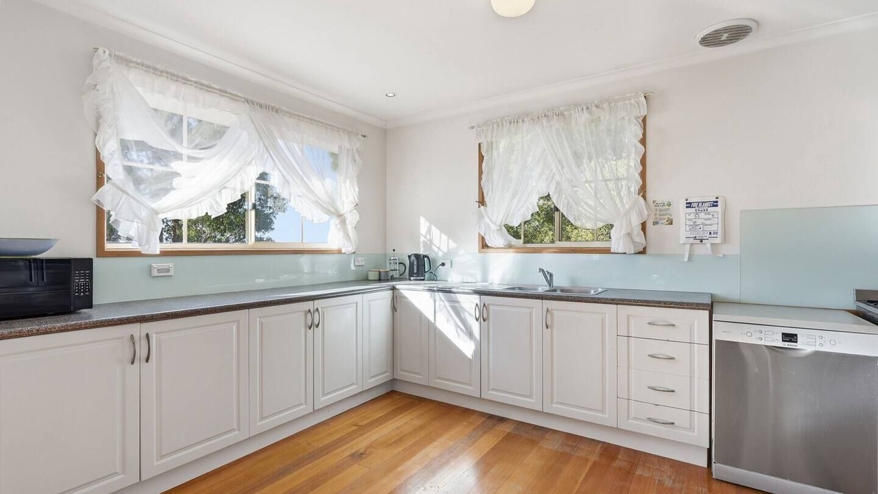 Photo of Kitchen in Eaglehawk Neck