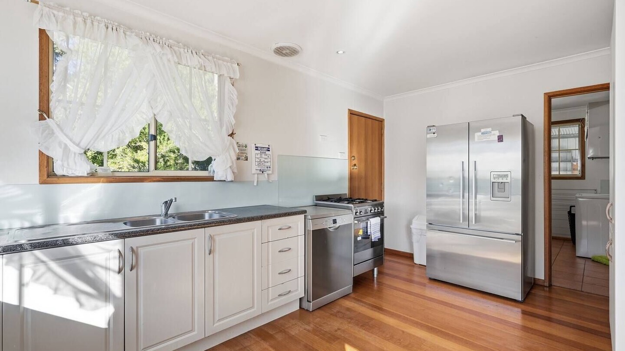 Photo of Kitchen in Eaglehawk Neck