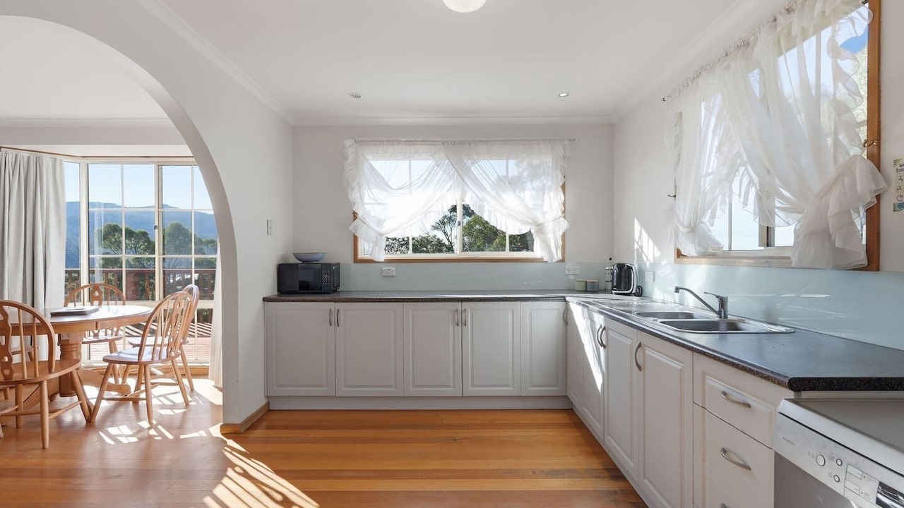 Photo of Kitchen in Eaglehawk Neck