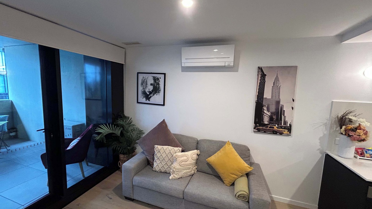 Photo of Livingroom in Reid