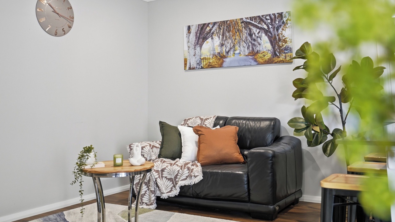 Photo of Livingroom in Gledswood Hills
