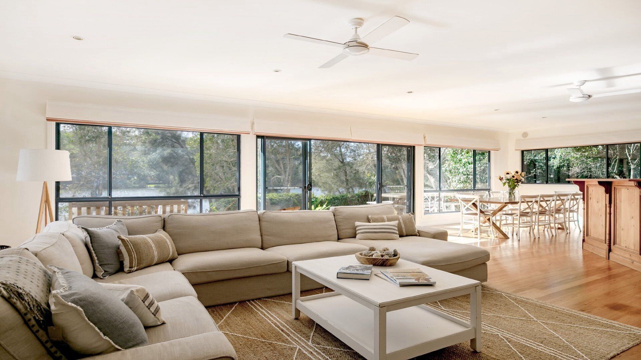 Photo of Livingroom in Macmasters Beach