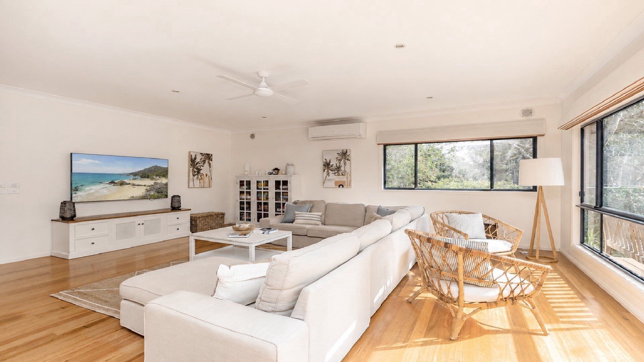 Photo of Livingroom in Macmasters Beach