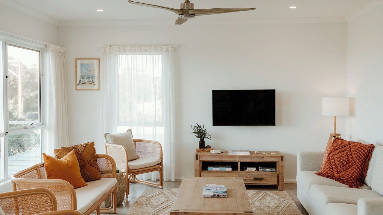 Photo of Livingroom in Nepean Bay