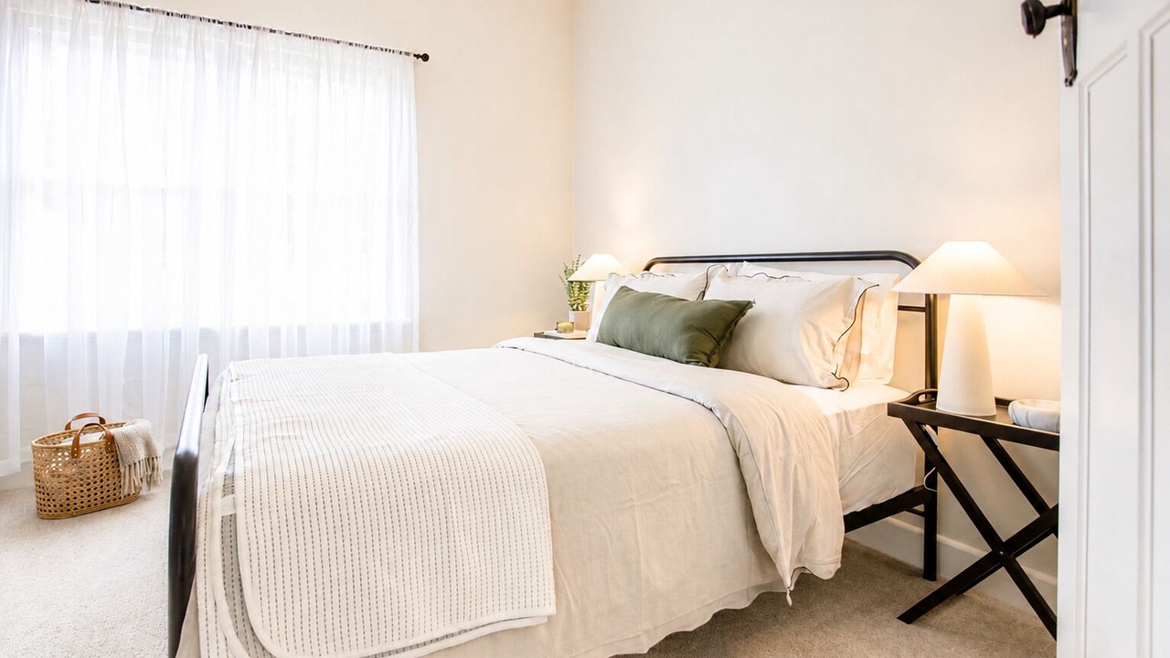 Photo of Bedroom in Golden Point