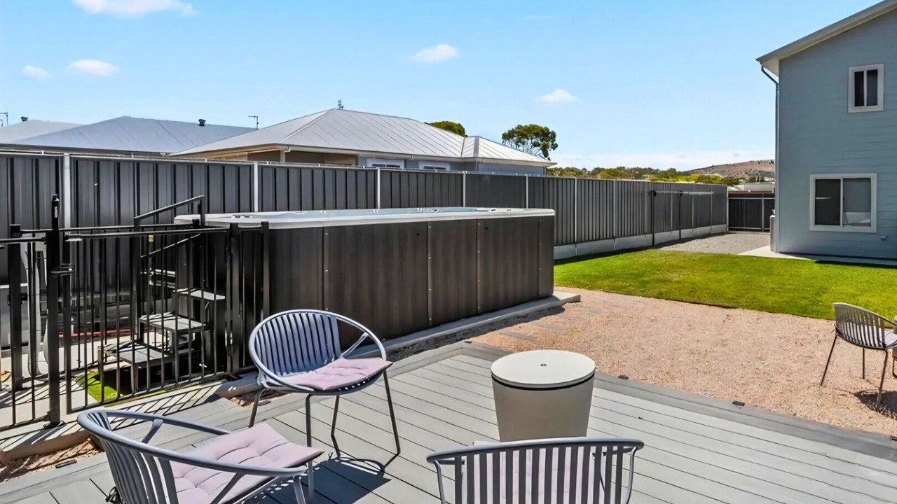 Photo of Patio Balcony in Hayborough