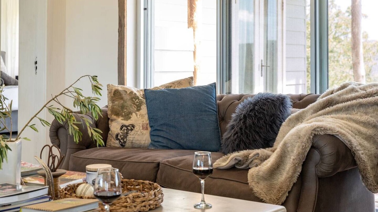 Photo of Livingroom in Shallow Bay