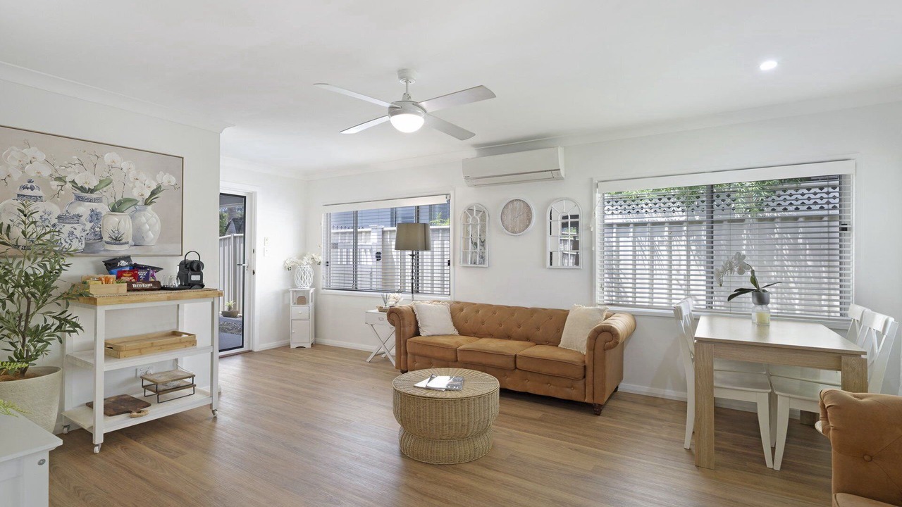 Photo of Livingroom in Berkeley Vale
