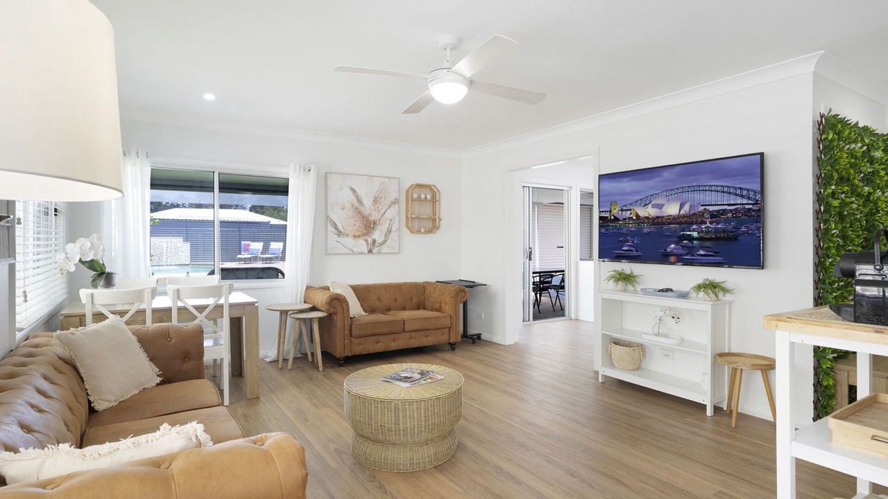 Photo of Livingroom in Berkeley Vale
