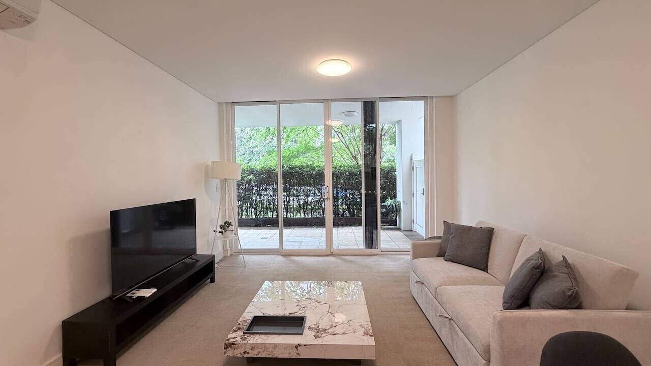 Photo of Livingroom in Breakfast Point