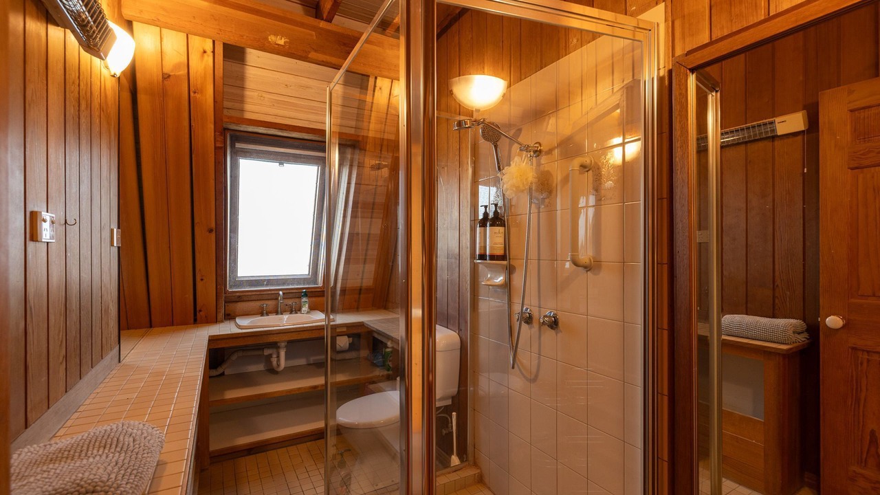 Photo of Bathroom in Coronet Bay
