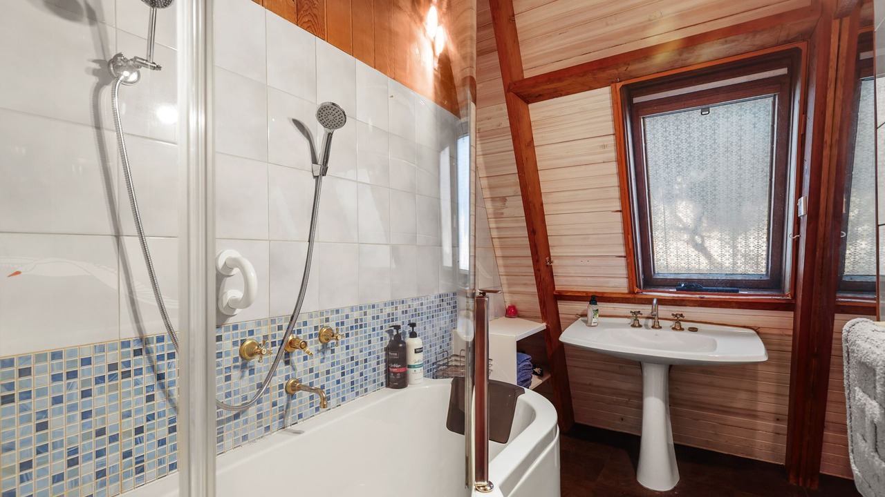 Photo of Bathroom in Coronet Bay