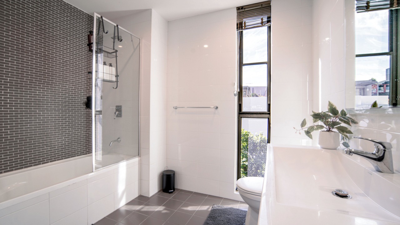 Photo of Bathroom in Mascot