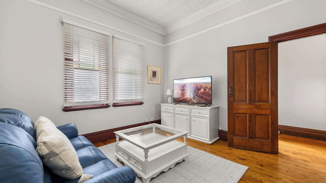 Photo of Livingroom in Orange