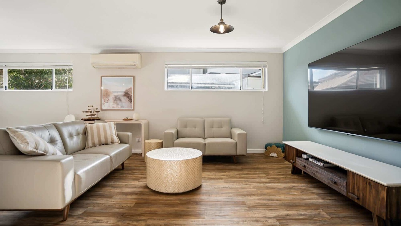Photo of Livingroom in Halls Head