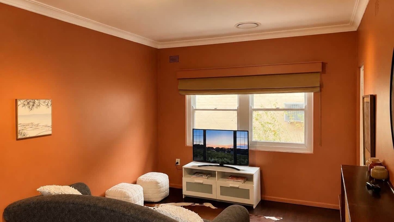 Photo of Livingroom in Orange