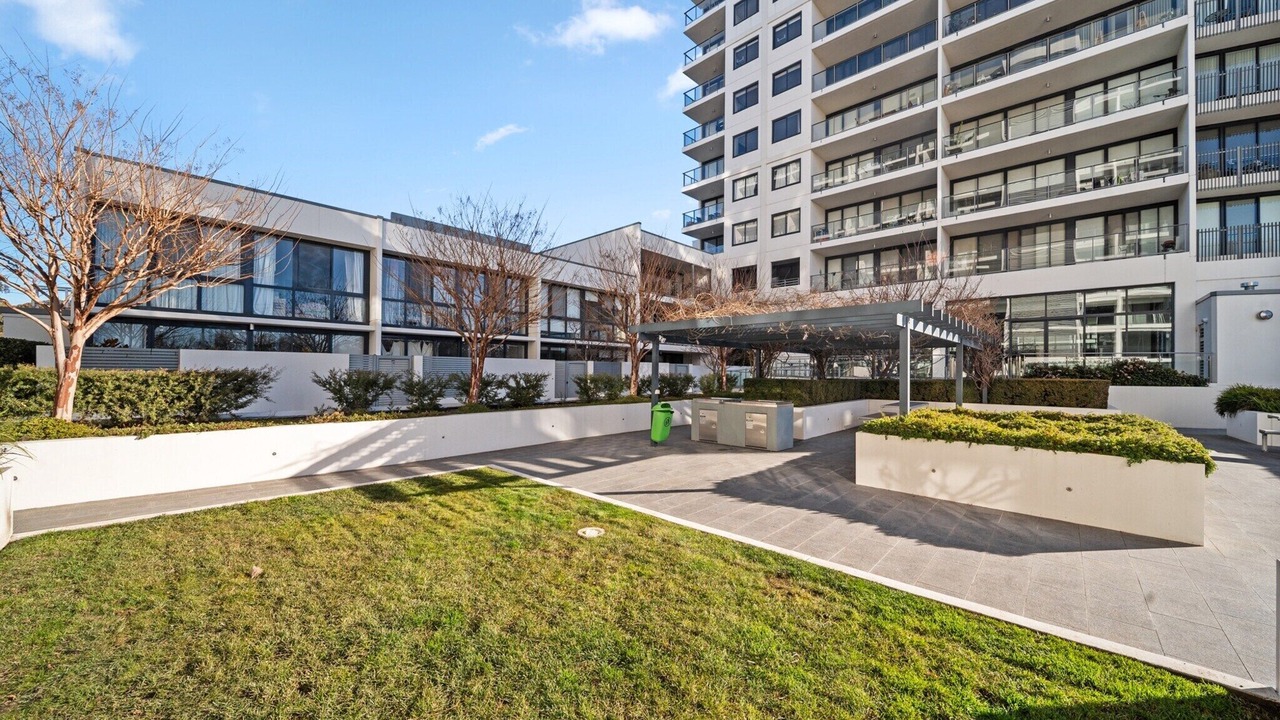 Photo of Outdoor in Lyneham