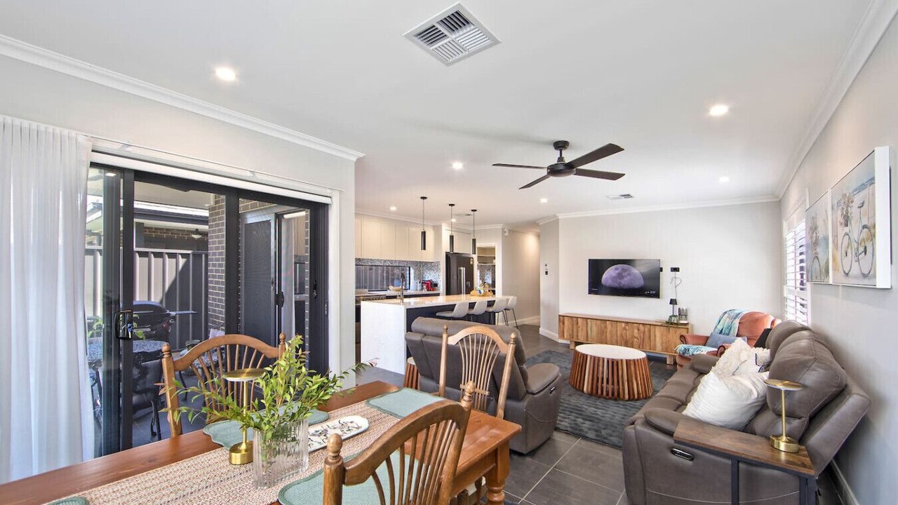 Photo of Livingroom in Mannering Park