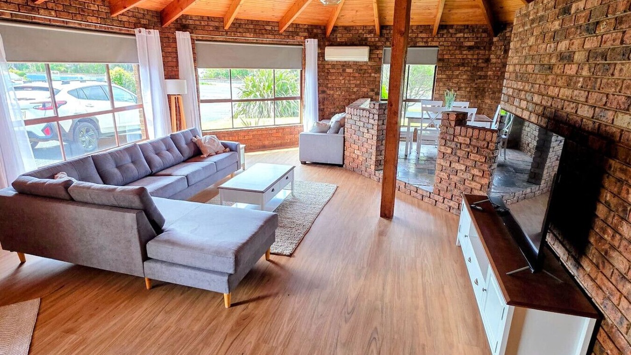Photo of Livingroom in Sulphur Creek