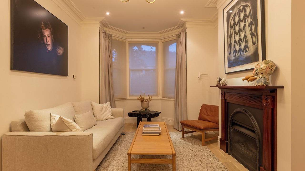 Photo of Livingroom in Battery Point
