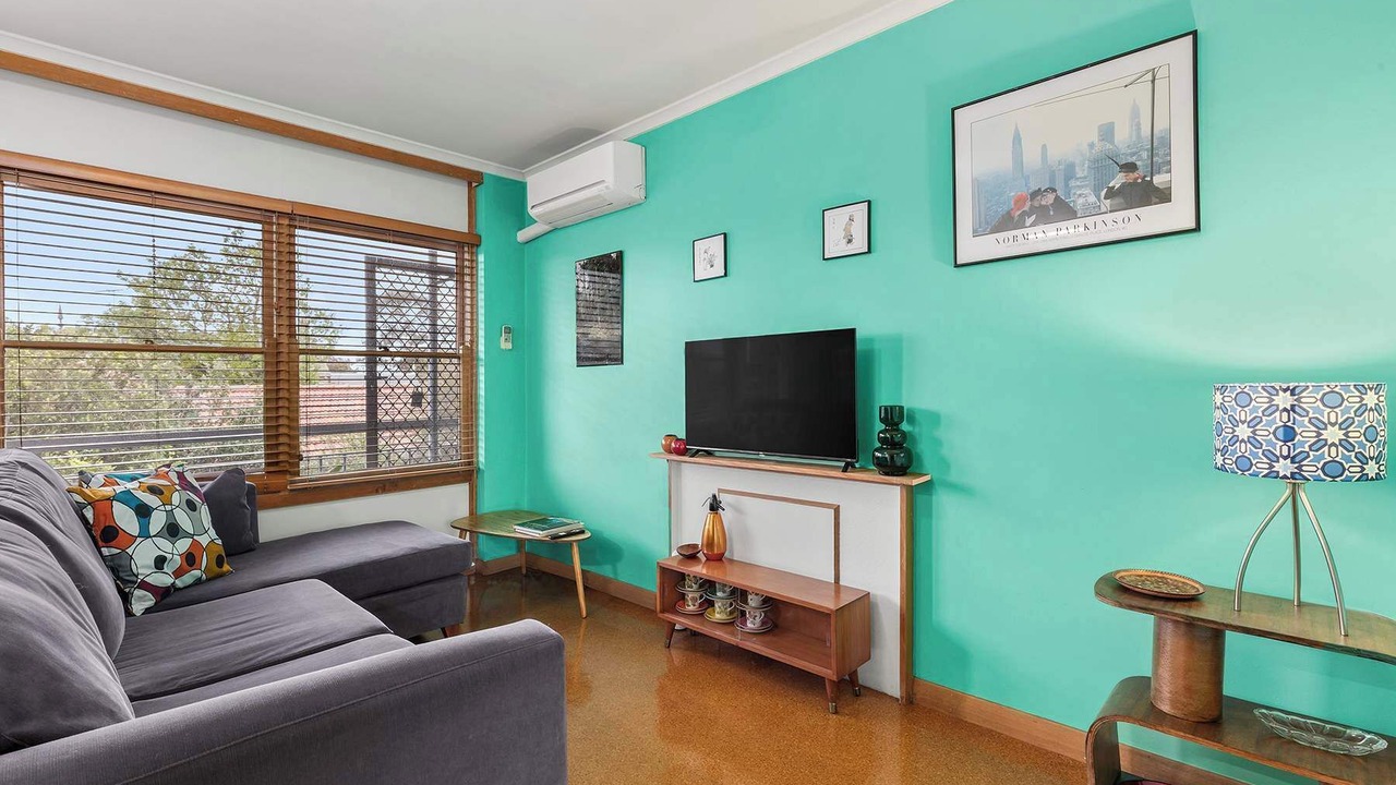 Photo of Livingroom in Newtown