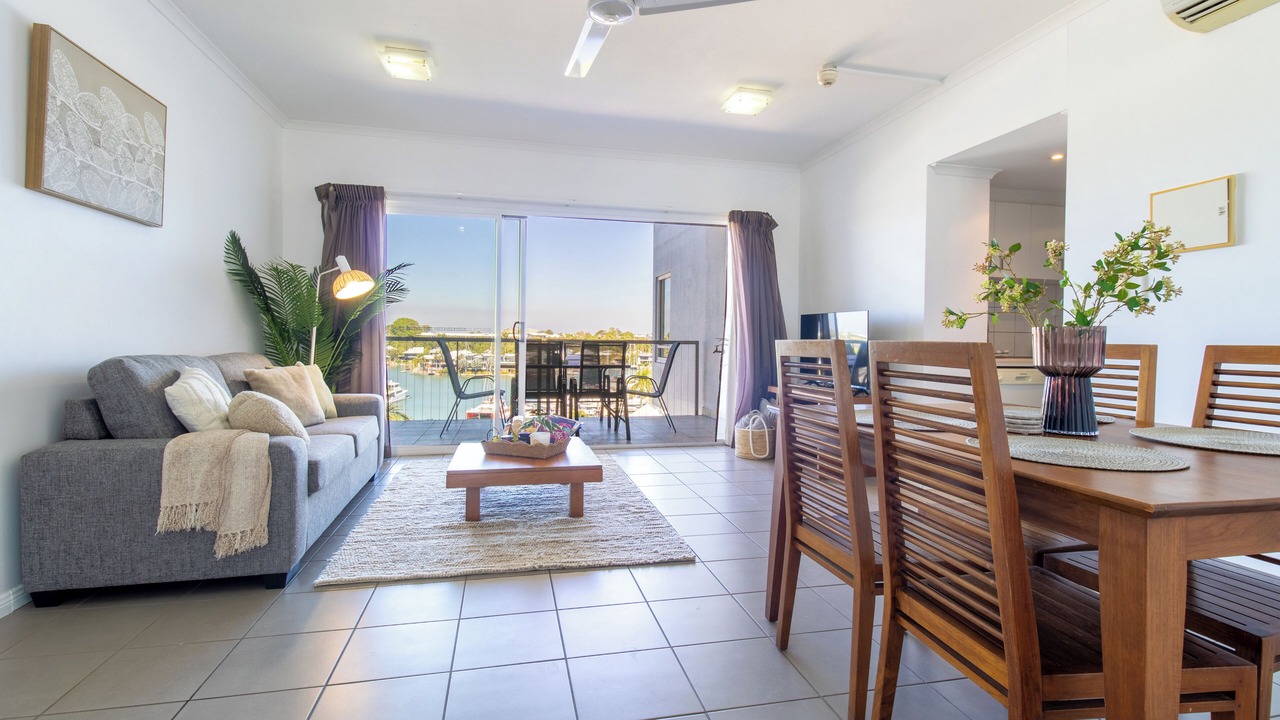 Photo of Livingroom in Cullen Bay
