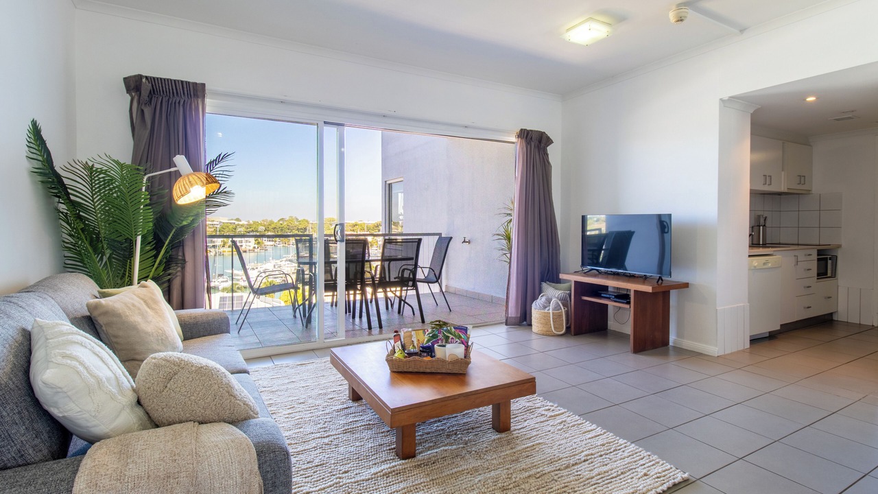 Photo of Livingroom in Cullen Bay