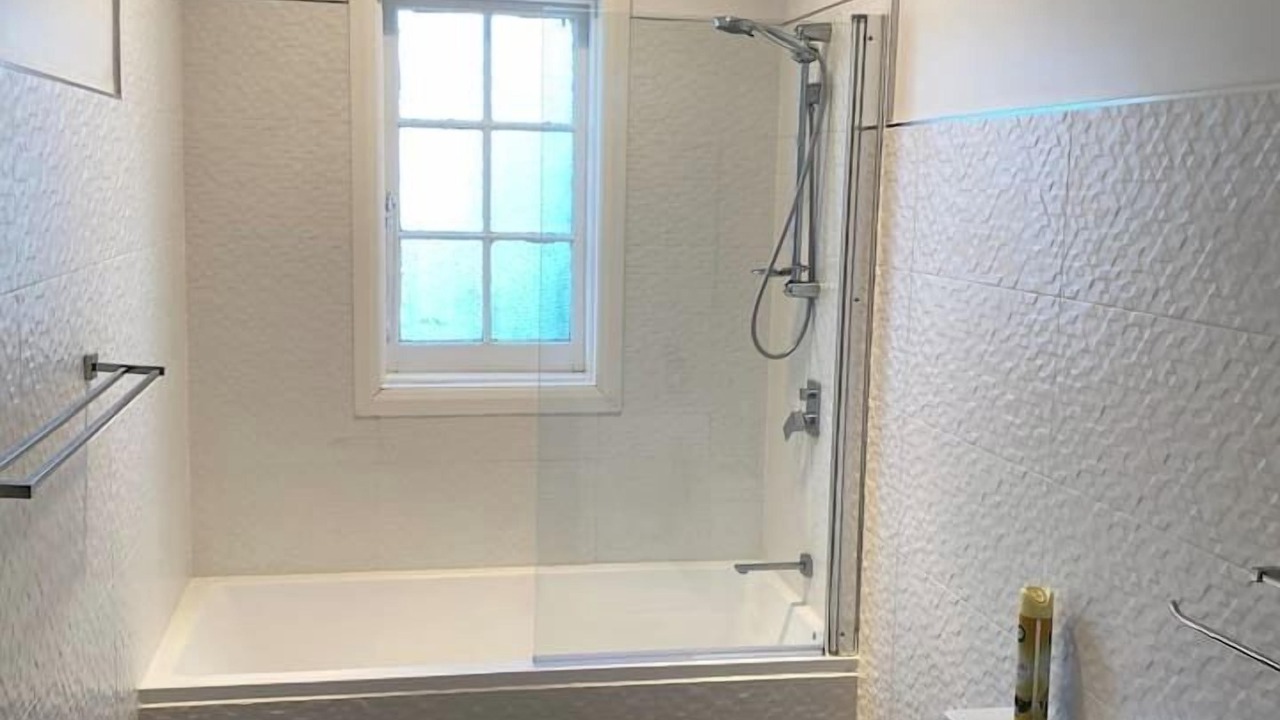Photo of Bathroom in Orange East