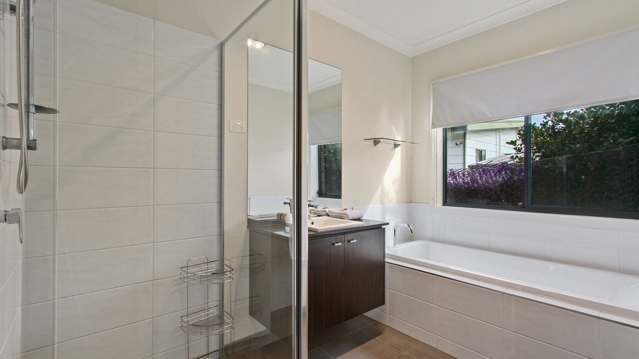 Photo of Bathroom in Lakes Entrance