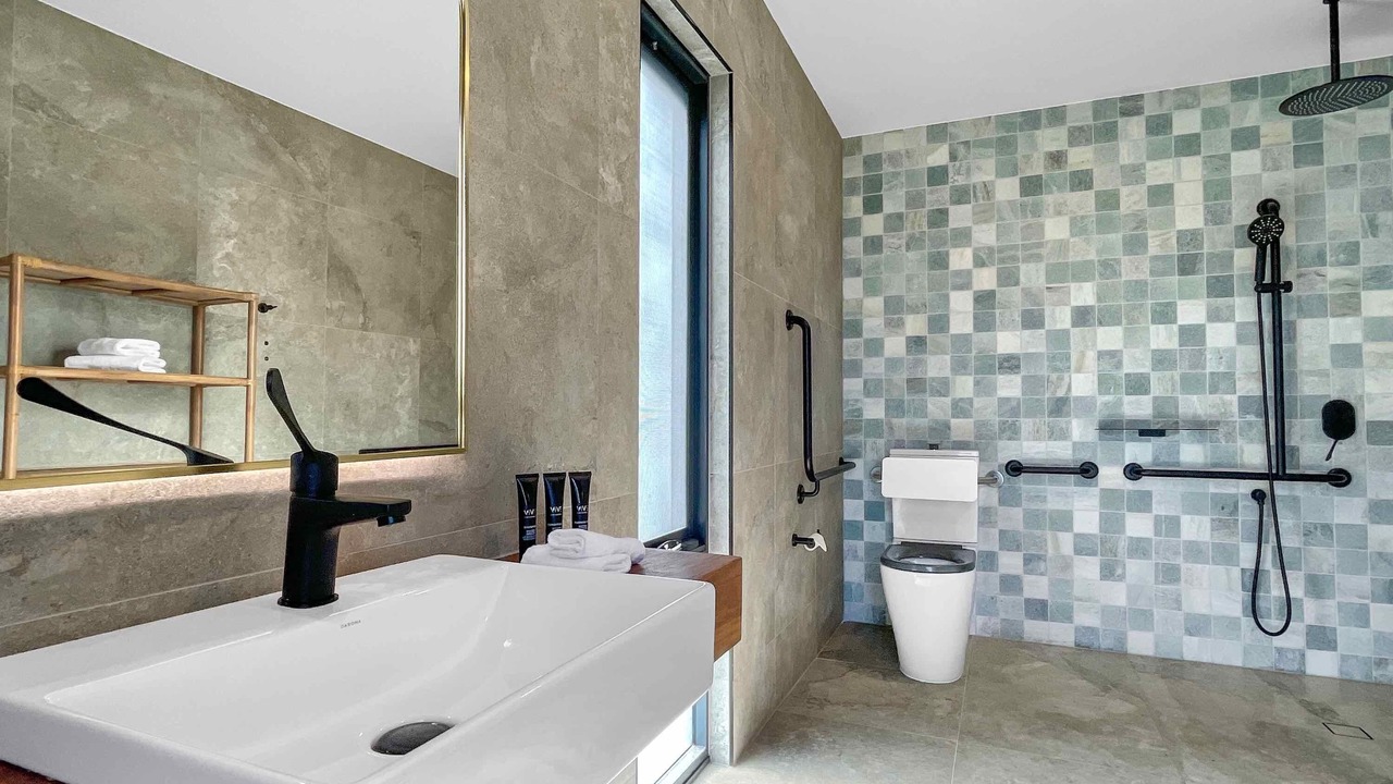 Photo of Bathroom in Broke