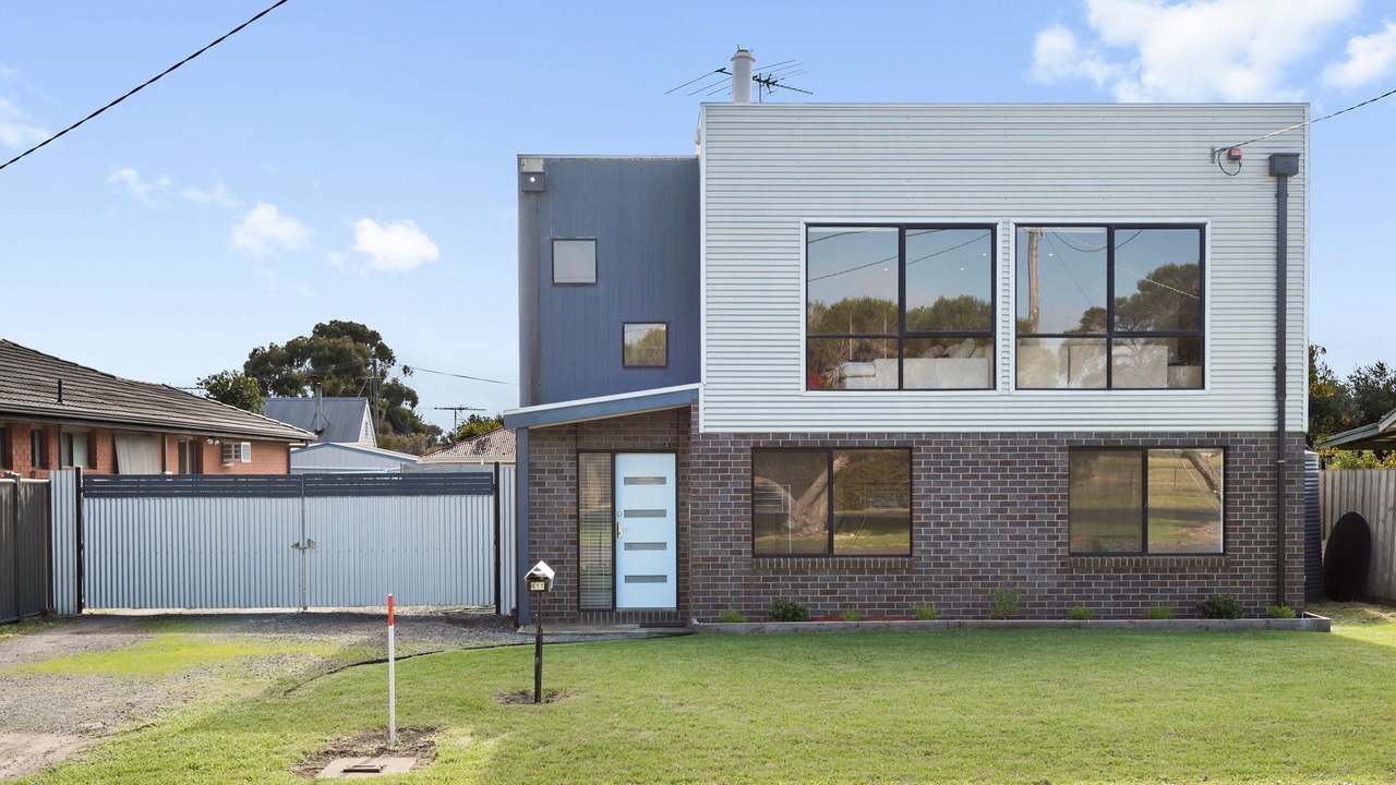 Photo of Outdoor in Indented Head
