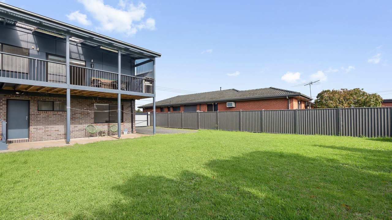 Photo of Outdoor in Indented Head