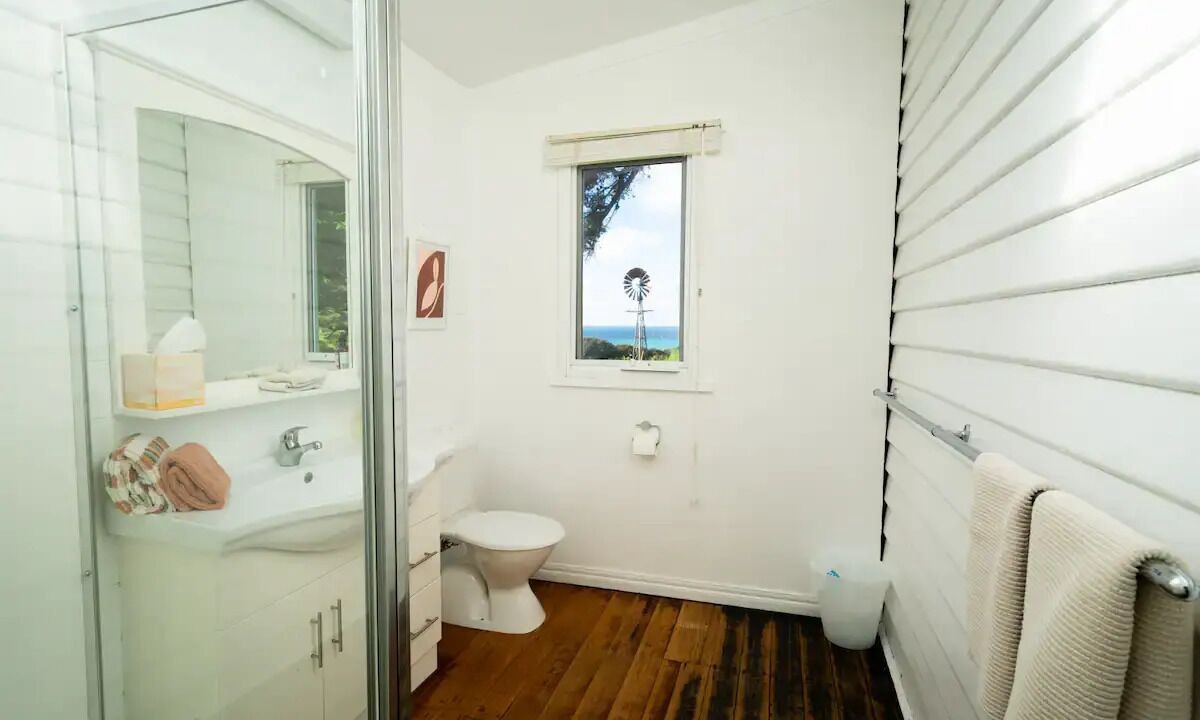 Photo of Bathroom in Hellyer Beach