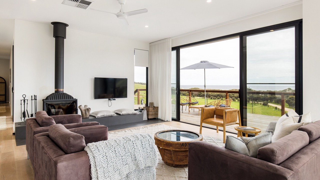 Photo of Livingroom in Duncan