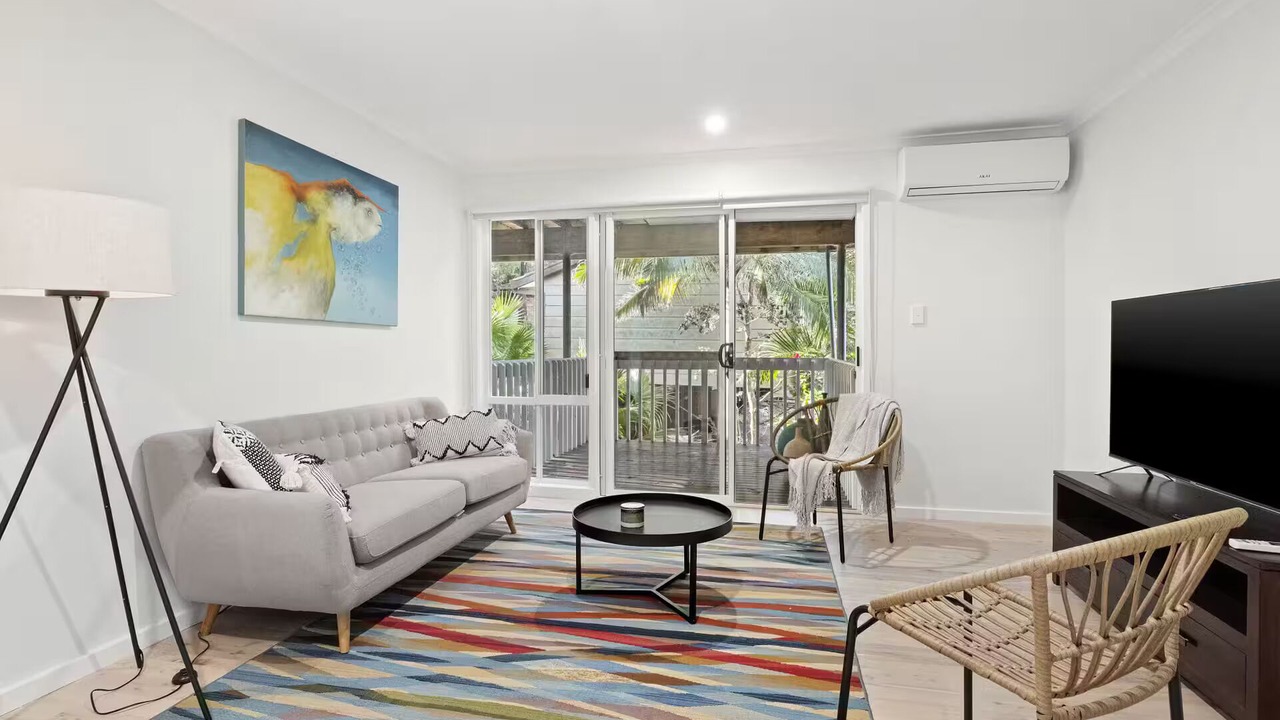 Photo of Livingroom in Macmasters Beach