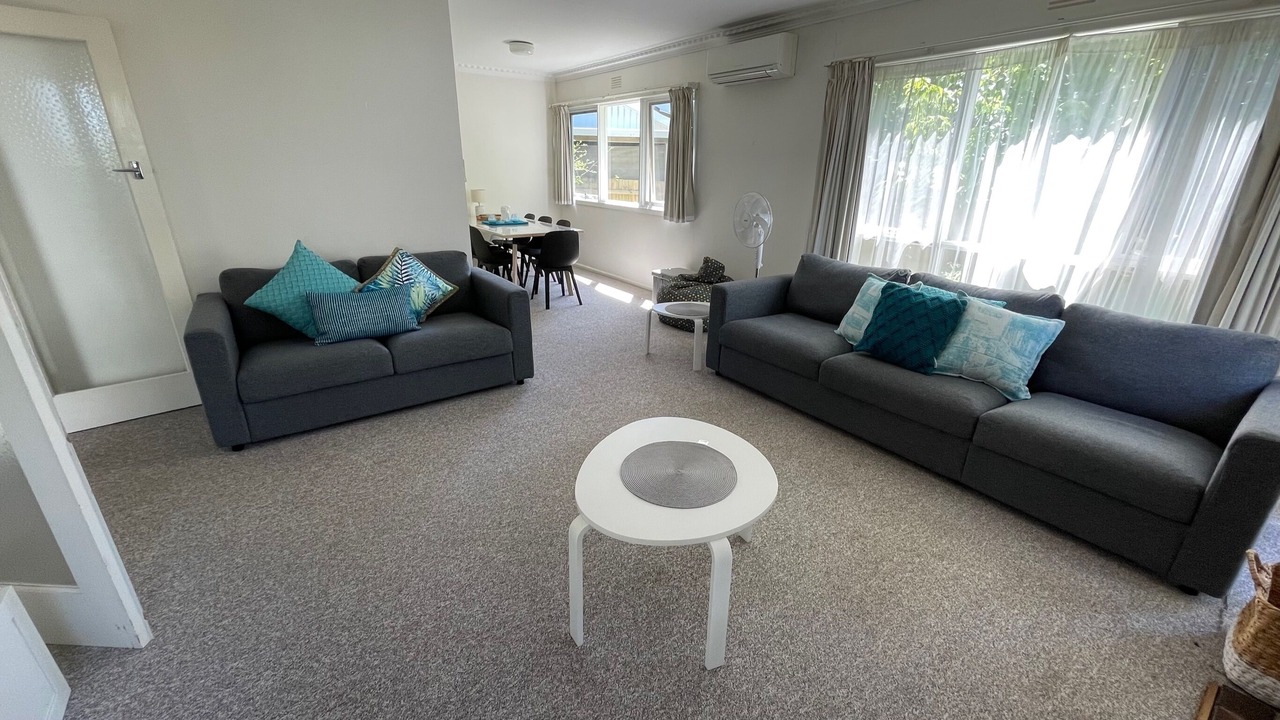 Photo of Livingroom in Indented Head