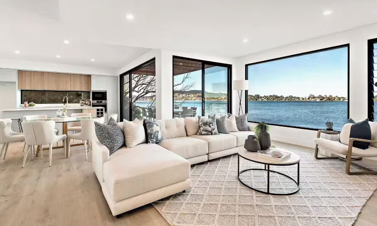Photo of Livingroom in Point Clare