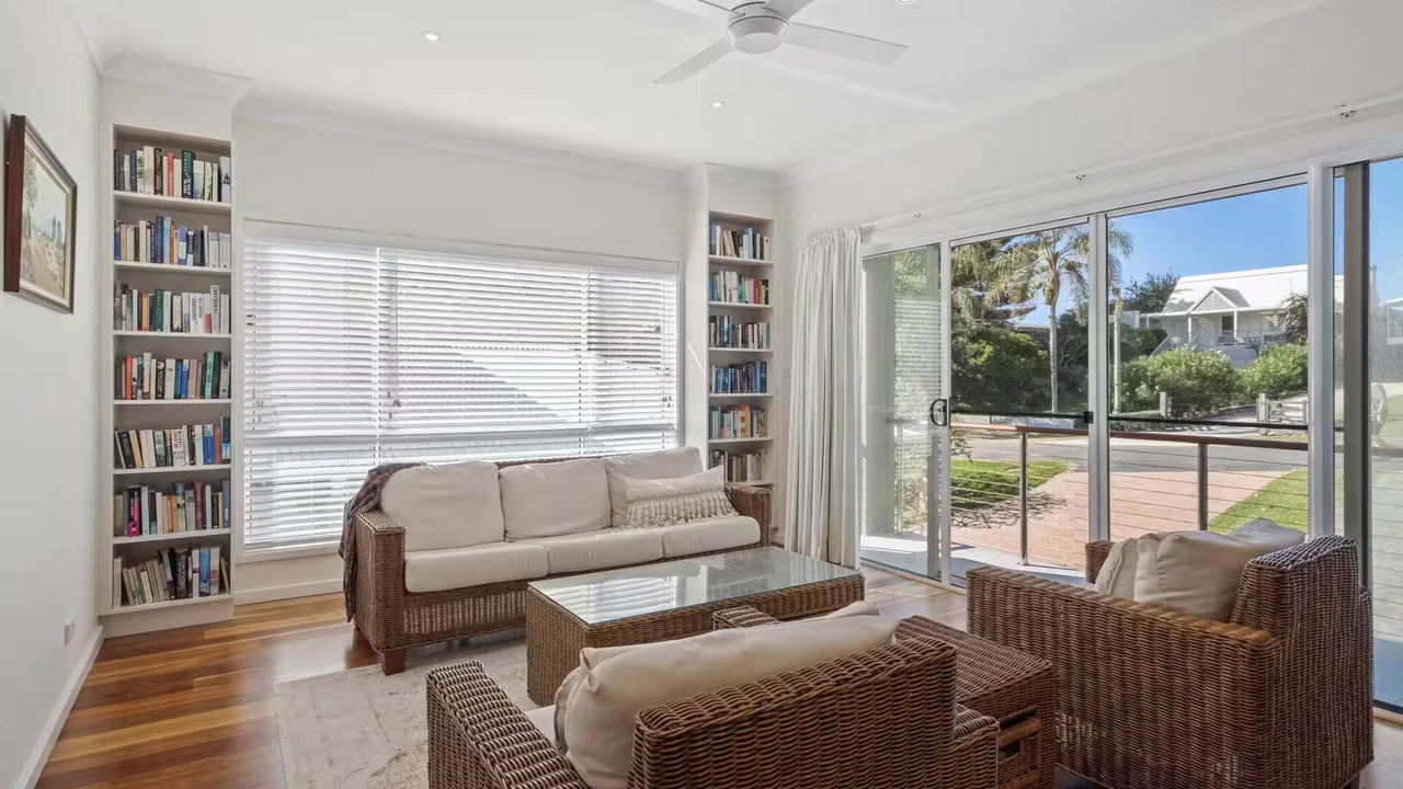 Photo of Livingroom in Macmasters Beach