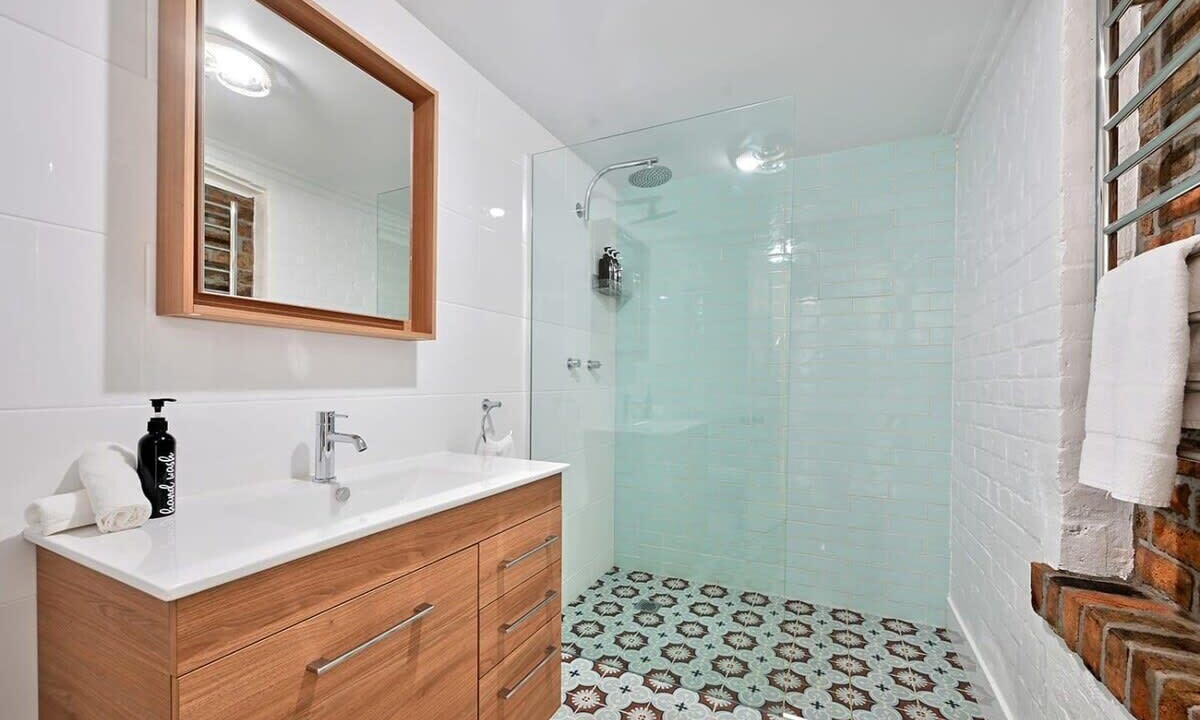 Photo of Bathroom in Orange East