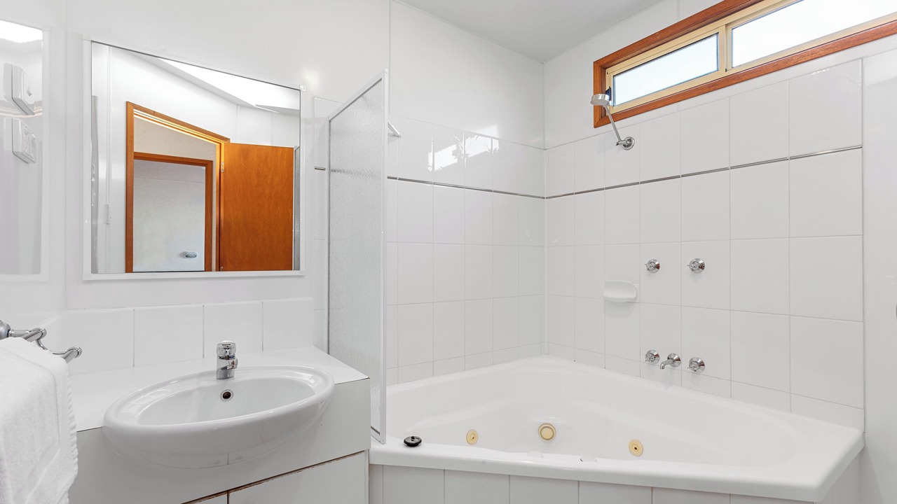 Photo of Bathroom in Apollo Bay