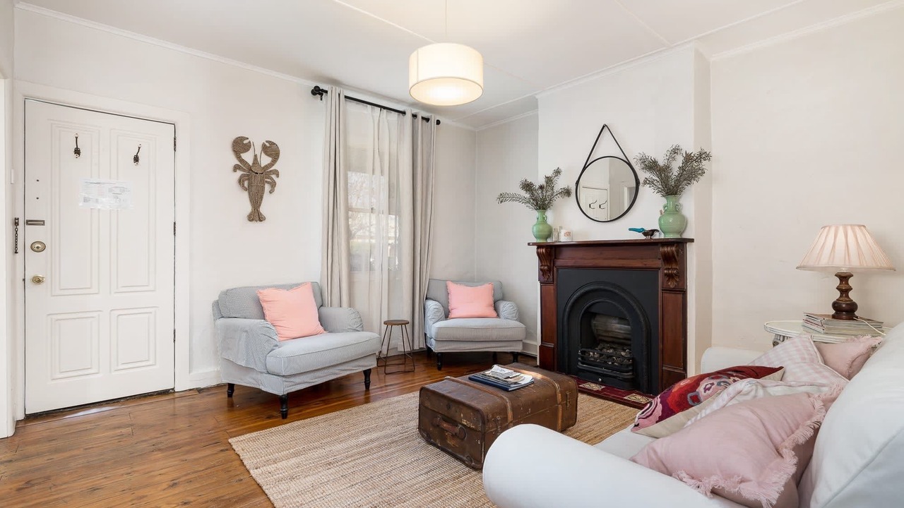 Photo of Livingroom in Orange