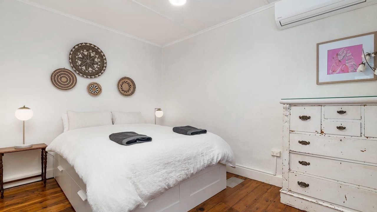 Photo of Bedroom in Orange
