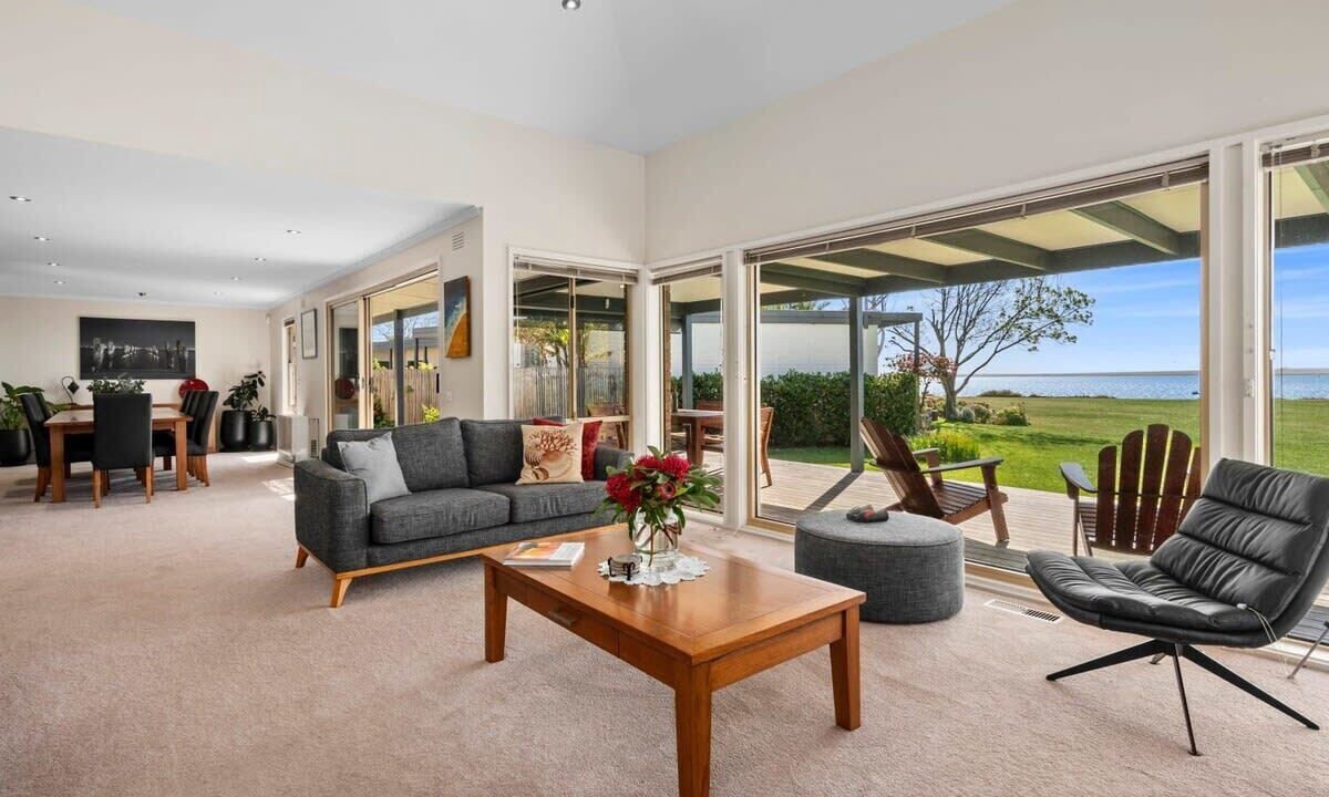 Photo of Livingroom in Clifton Springs