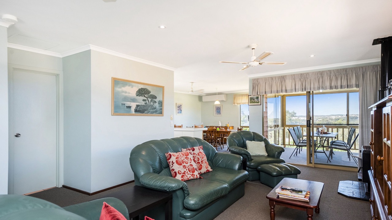Photo of Livingroom in Guilderton